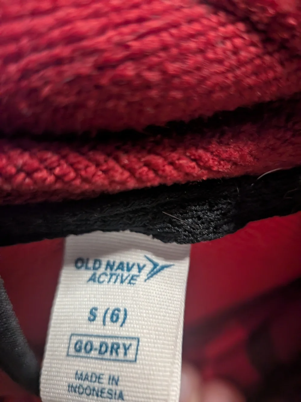 Old Navy Active Red and Black Camo Knit Pullover
